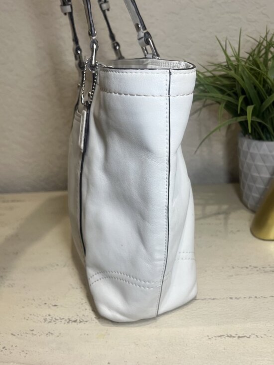 Coach (2008) East West Gallery Tote White Leather Tote Shoulder Handbag Y2K main image 8